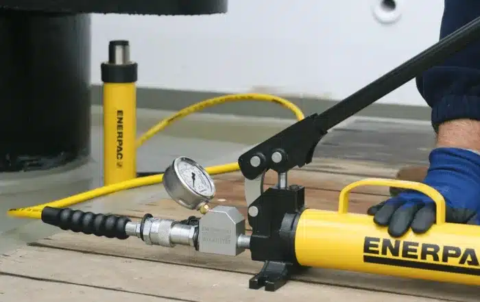 راهنمای انتخاب پمپ انرپک بر اساس فشار و کاربرد